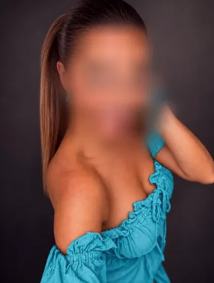 Alena, 40