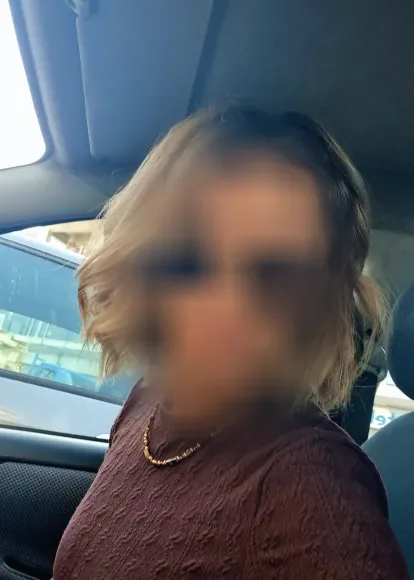 Büsra, 33