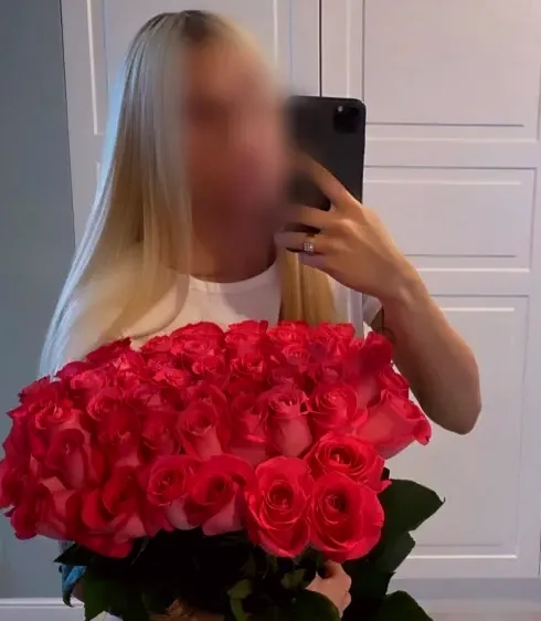 Chiara, 35