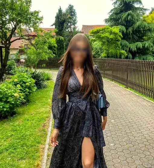 Christina, 24