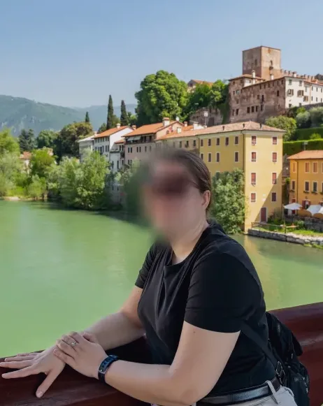 Ela, 28