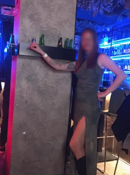 Julia, 40