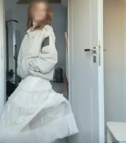 Lucia, 20