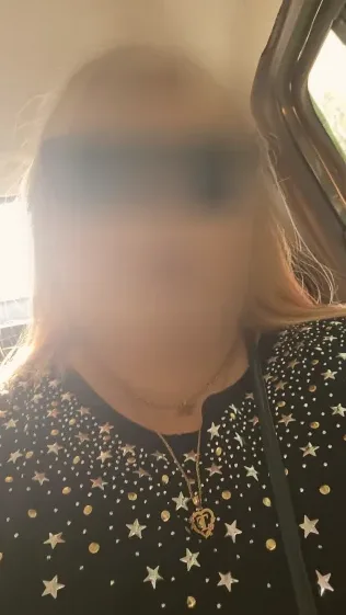 Marie, 25