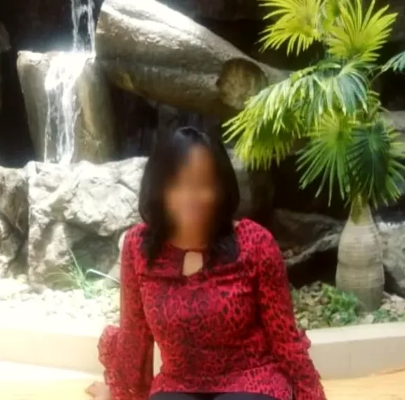 Melina, 30