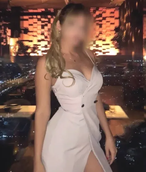Nadine, 36