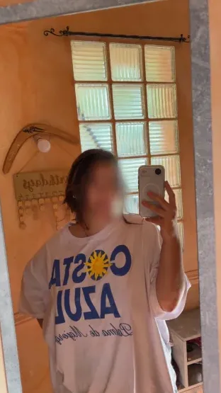 Sandra, 21